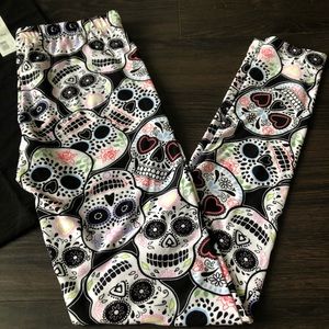NWT Skull Leggings and Black Cami Top
